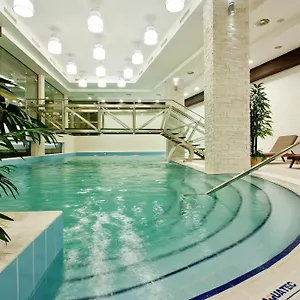 Hotel Earth & People & - Free Parking & Swimming Pool